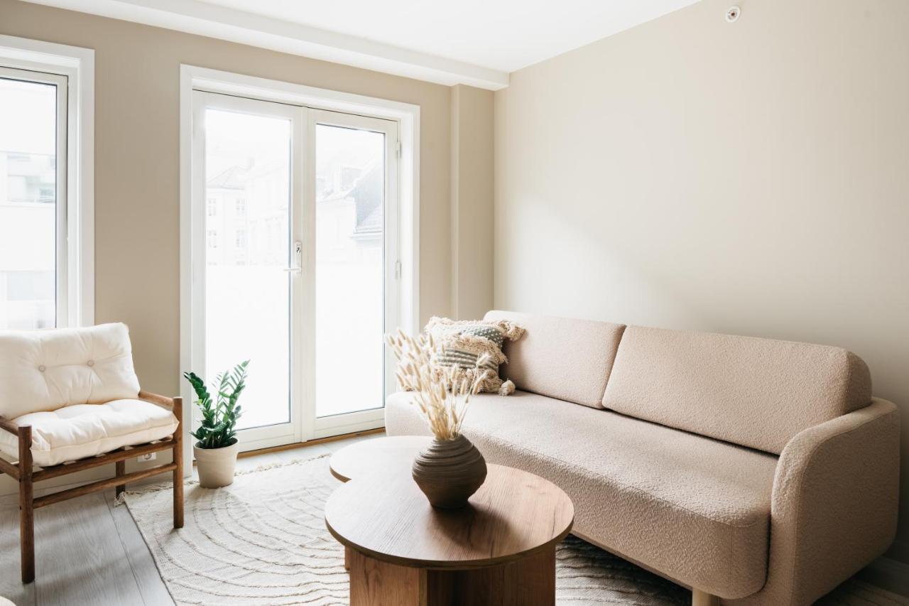 Stay Urban - Stylish Scandinavian Gem With French Balcony Bergen Exteriör bild