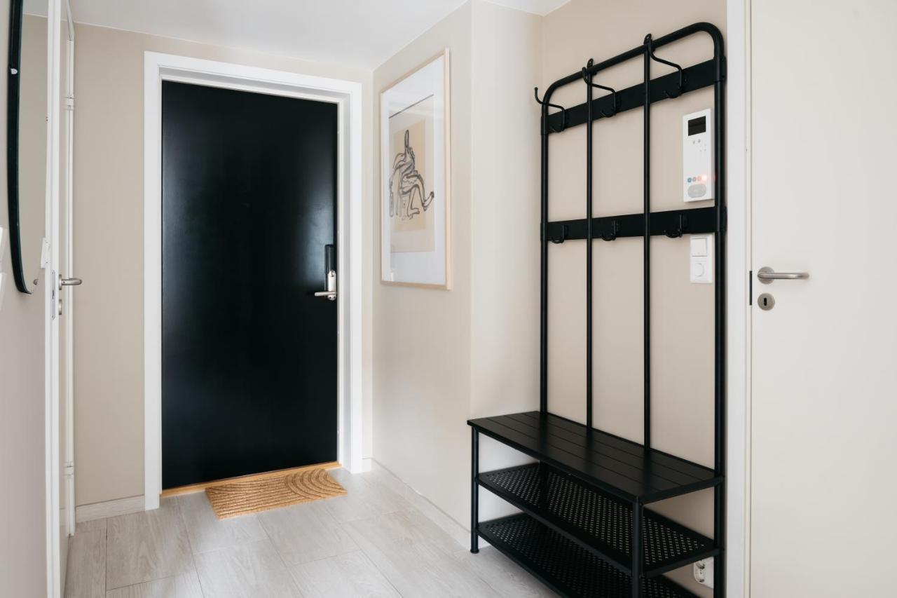 Stay Urban - Stylish Scandinavian Gem With French Balcony Bergen Exteriör bild