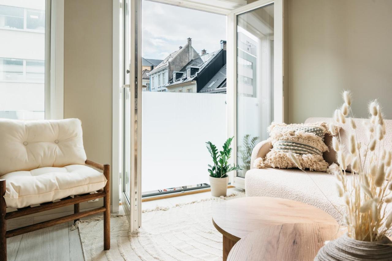 Stay Urban - Stylish Scandinavian Gem With French Balcony Bergen Exteriör bild