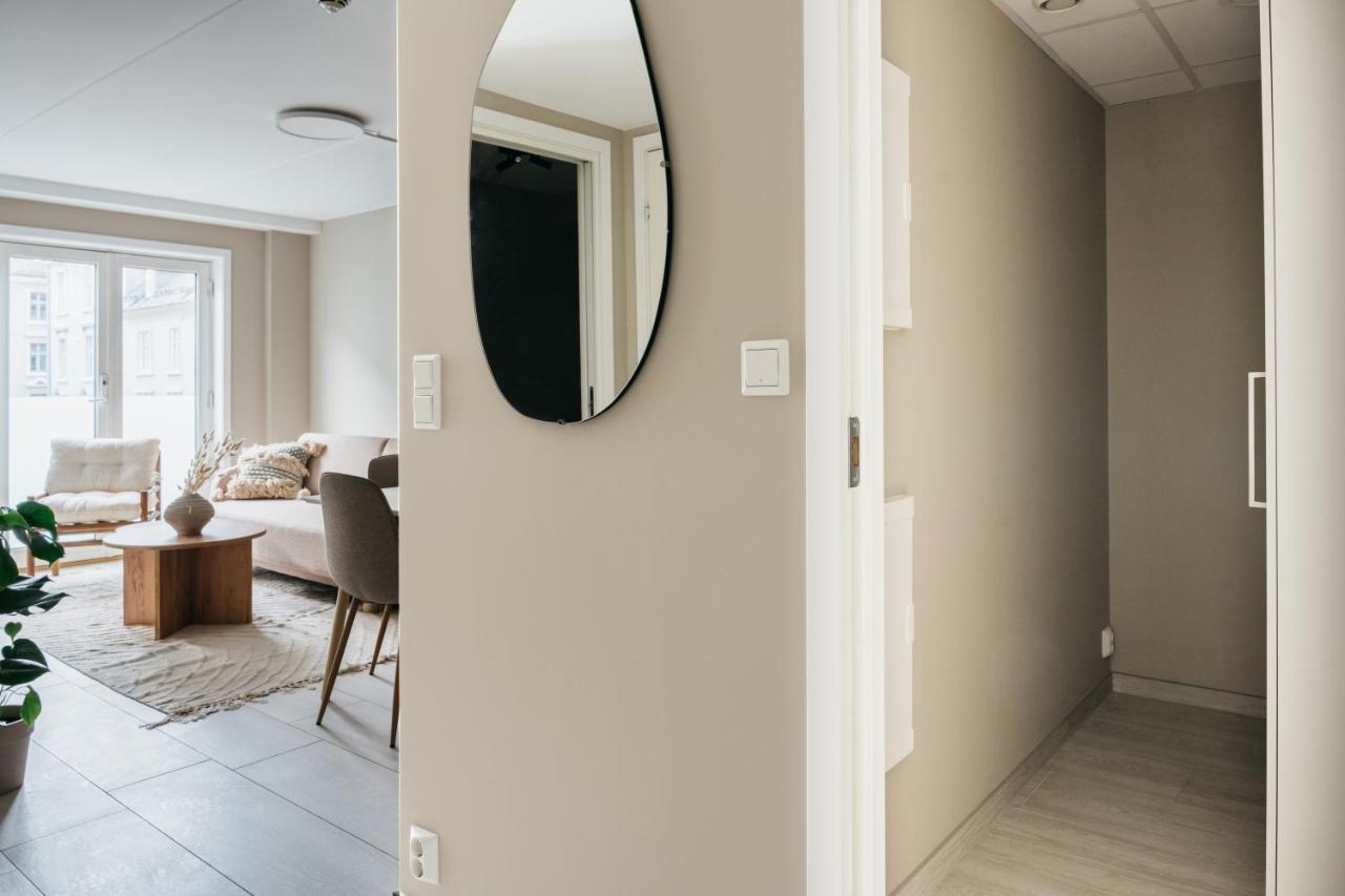 Stay Urban - Stylish Scandinavian Gem With French Balcony Bergen Exteriör bild